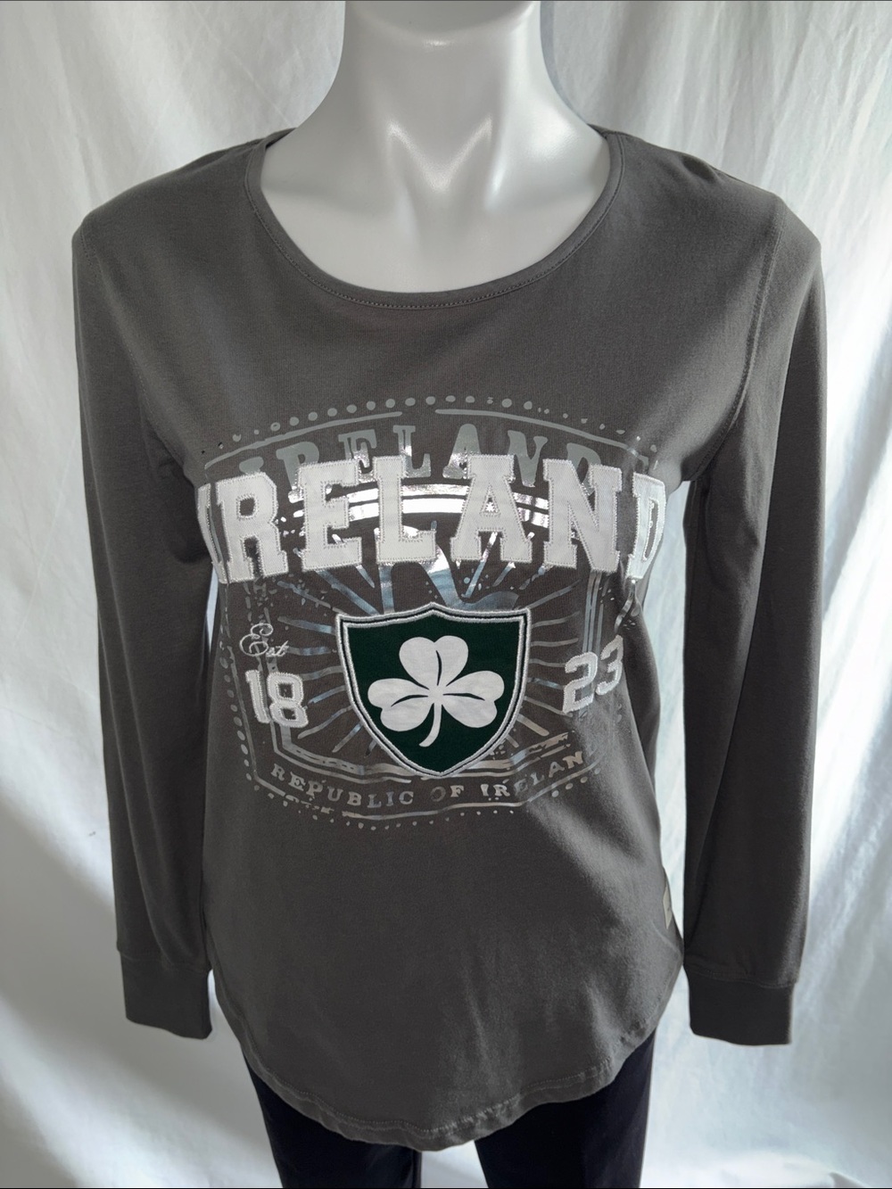 Farrell & Brown Ireland Graphic Long Sleeve Tee - Gray with Green & White Crest